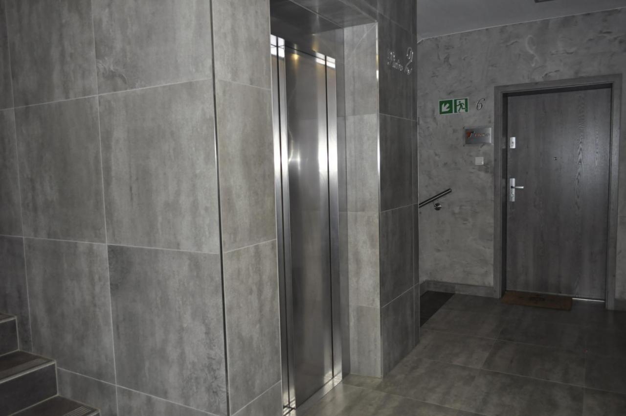 Apartament W Centrum Zielona Gora  Bagian luar foto